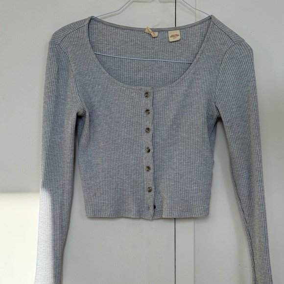 Levi's Gray Ribbed Button-Up Top - Picture 2 of 3